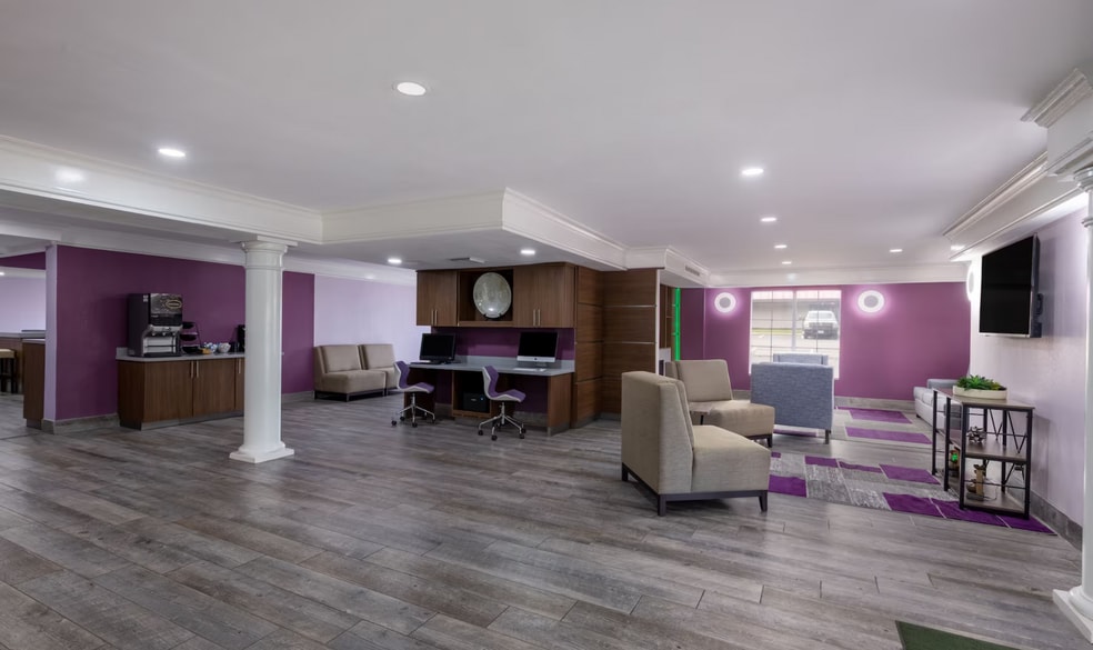 More Photos Of 9461 Lenexa Dr, Lenexa Hotel For Sale