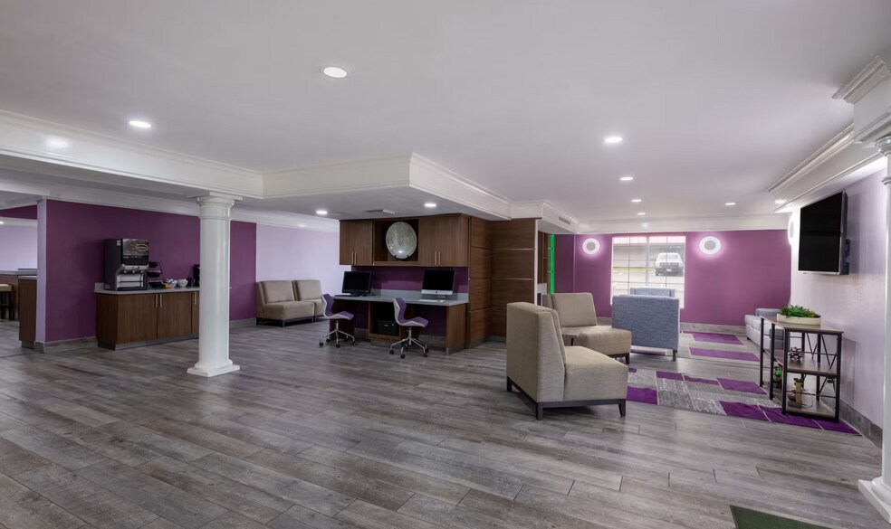 More Photos Of 9461 Lenexa Dr, Lenexa Hotel For Sale