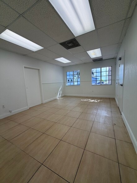 More Photos Of 6950 Collins Ave, Miami Beach Storefront Retail Office For Lease