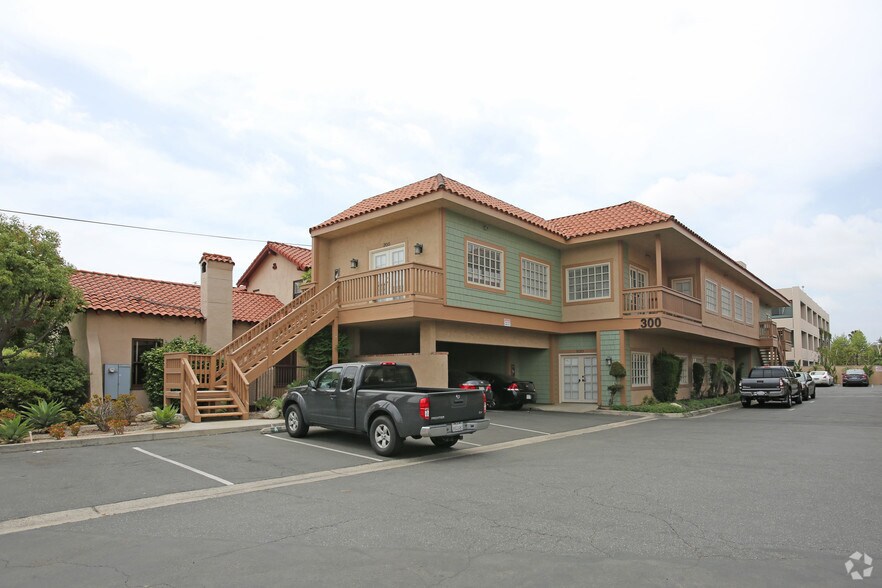 More Photos Of 300-302 N Tustin Ave, Santa Ana Office For Lease