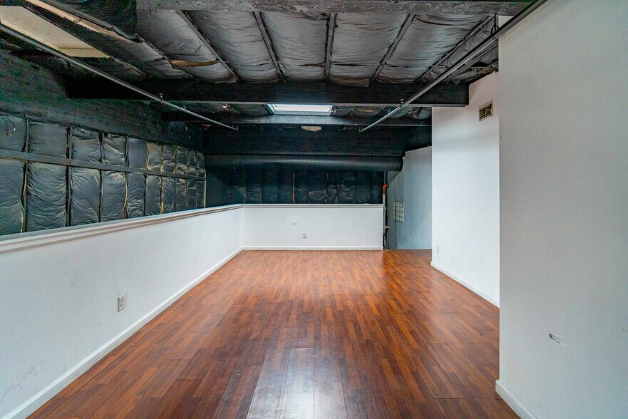 More Photos Of 1001 Chestnut St, Burbank Warehouse For Lease