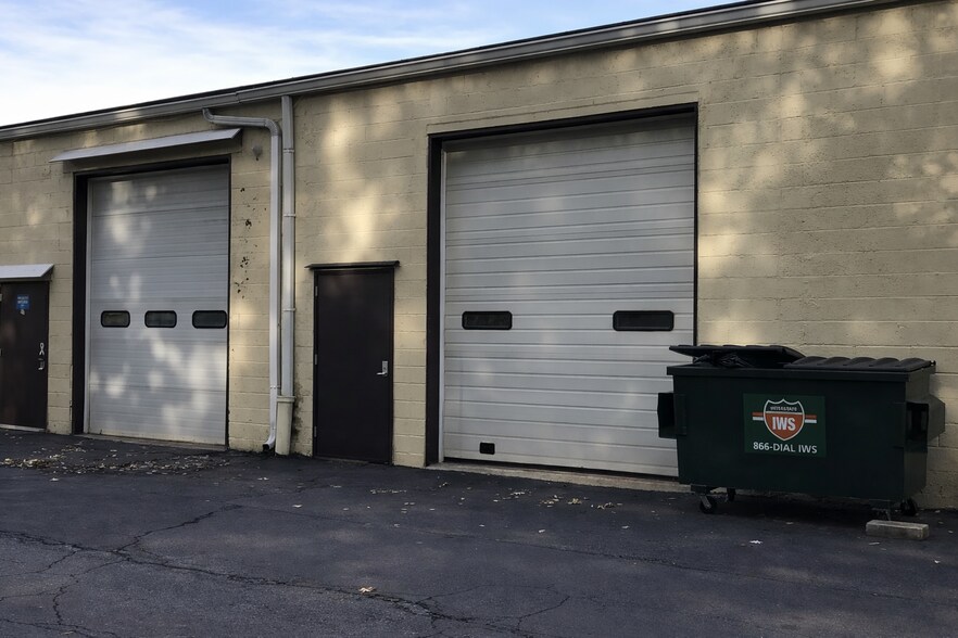 More Photos Of 1-37 Rockland Park Ave, Tappan Service For Lease