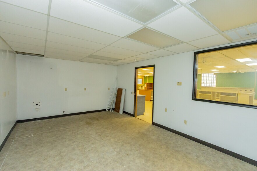 More Photos Of 201 N Jefferson St, Kittanning Medical For Sale
