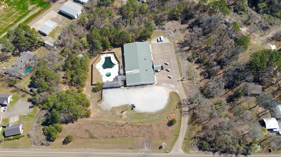 More Photos Of 3903 S Lamar Blvd, Oxford General Retail For Sale