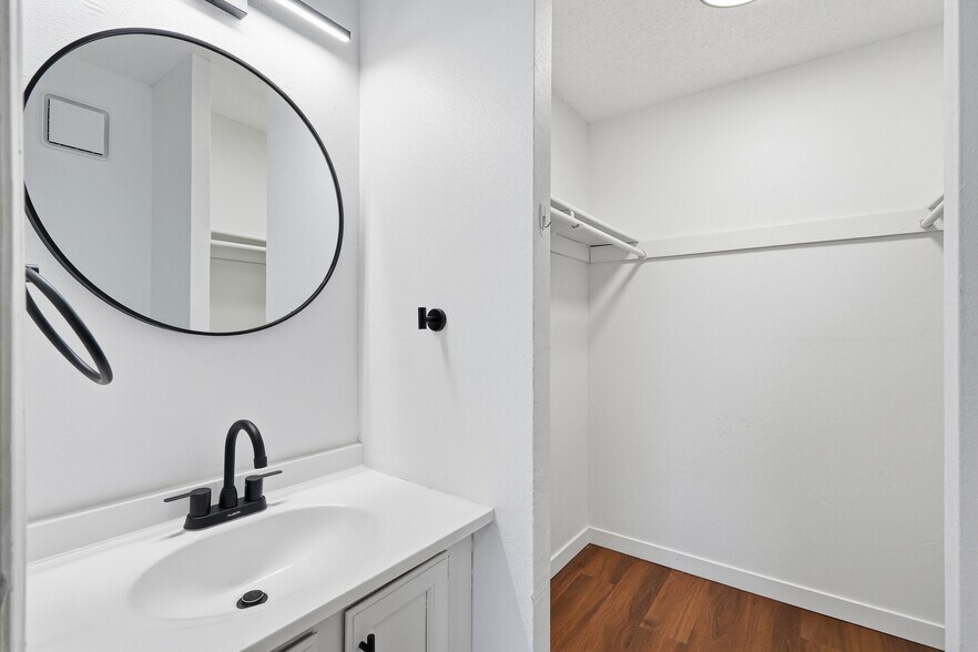 More Photos Of , Des Moines Multifamily For Sale