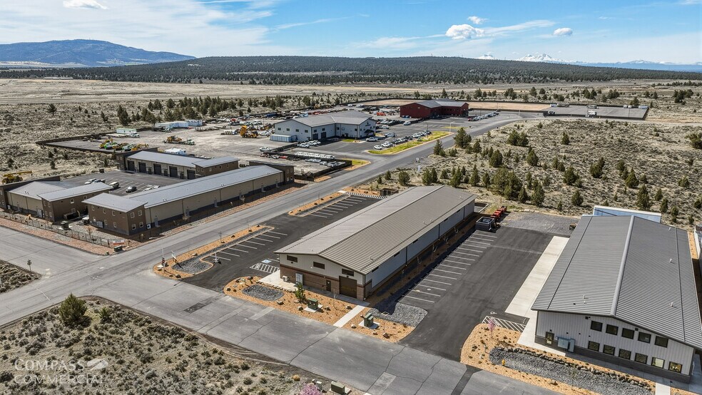 More Photos Of 3951 SW Empire Dr, Prineville Manufacturing For Lease