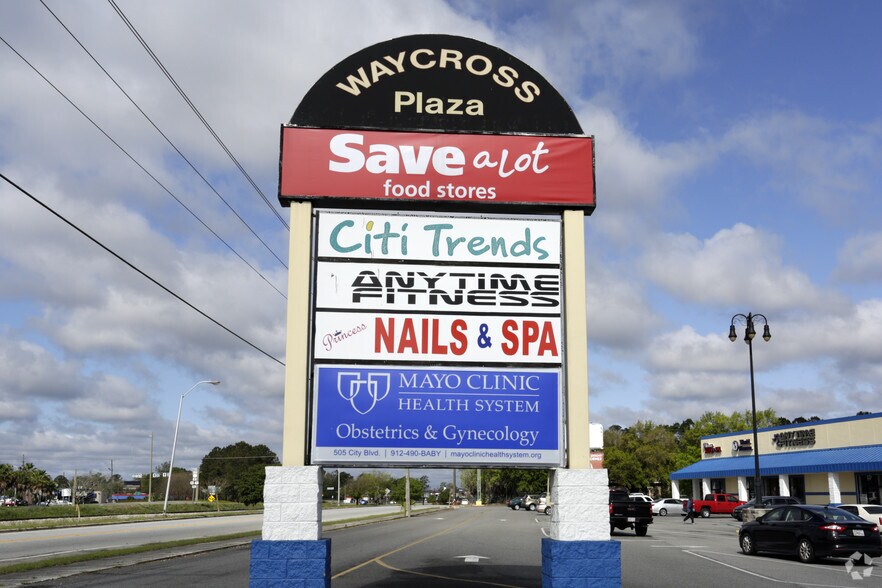 More Photos Of 1711-1725 Knight Ave, Waycross Storefront For Lease