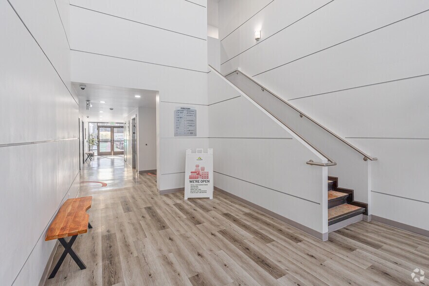 More Photos Of 22 W 35th St, National City Medical For Lease