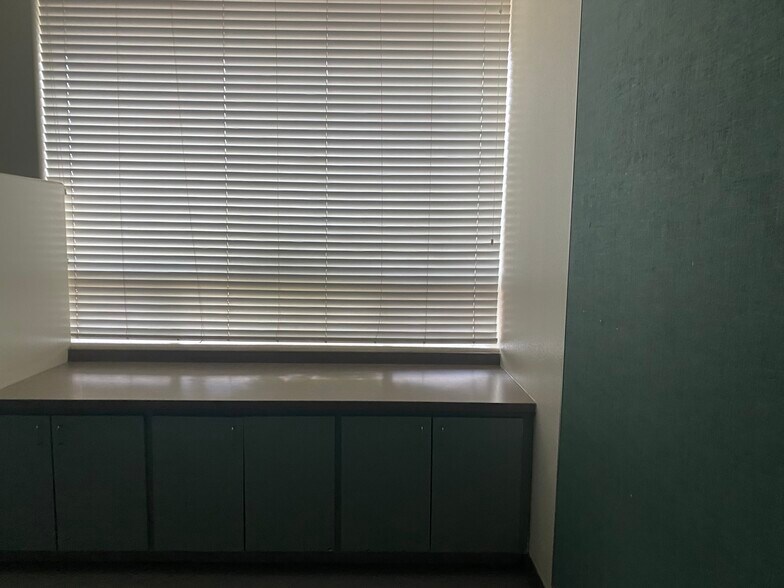 More Photos Of 630 W 17th Pl, Tempe Schools For Lease