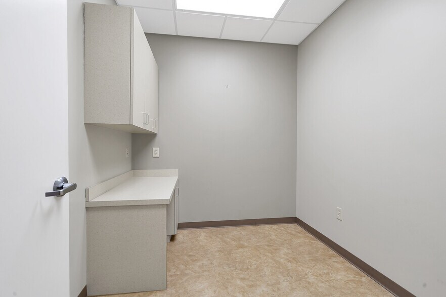 More Photos Of 4385 Johns Creek Pky, Suwanee Medical For Lease