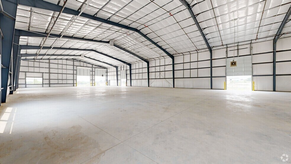 More Photos Of 4437 Supply Ct, Austin Unknown For Lease