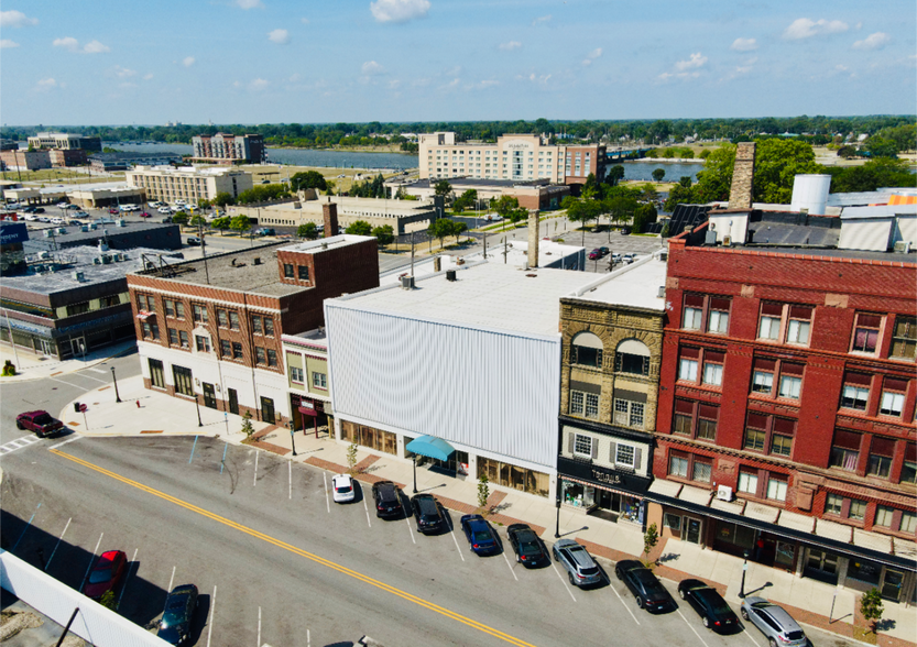 More Photos Of 711 Washington Ave, Bay City Medical For Sale