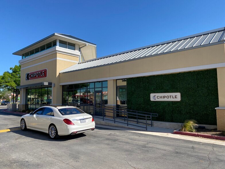 More Photos Of 5801 W Interstate 20, Arlington Storefront For Lease