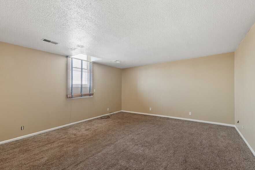 More Photos Of 2319 Vinton St, Omaha Office Residential For Sale