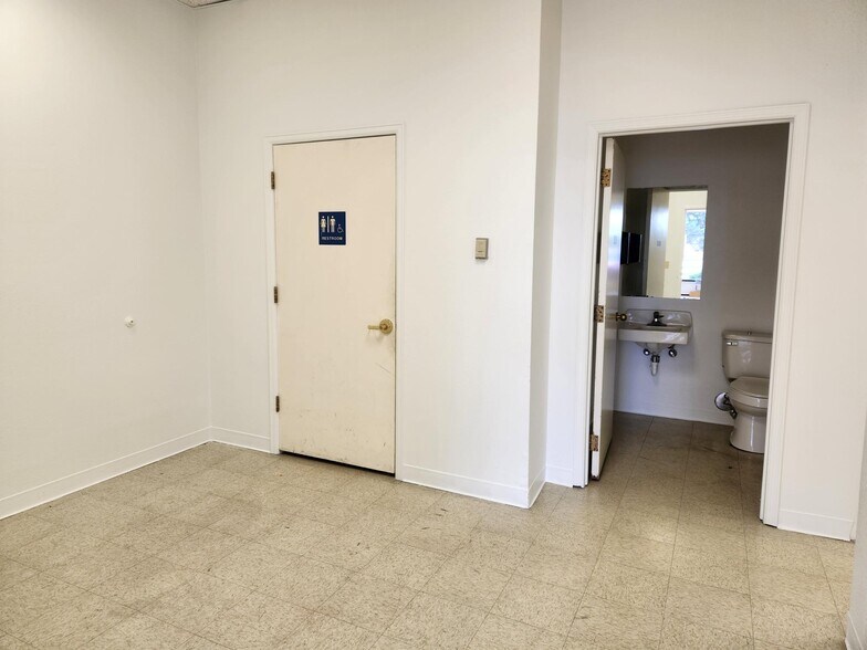 More Photos Of 2889 North Ave, Grand Junction Storefront For Lease