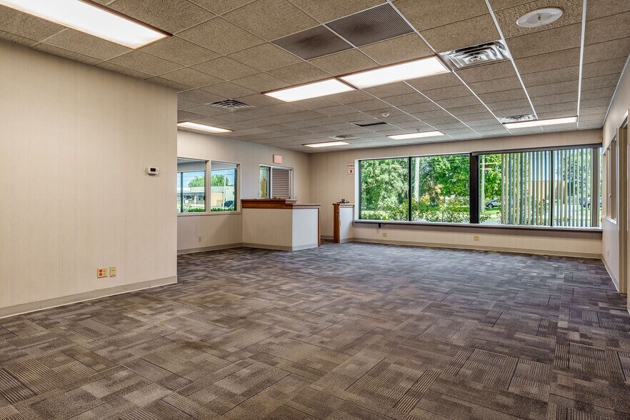More Photos Of 6212 Material Ave, Loves Park Warehouse For Sale