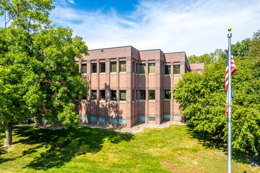 Primary Photo Of 1001 Grand Ave, West Des Moines Office For Lease