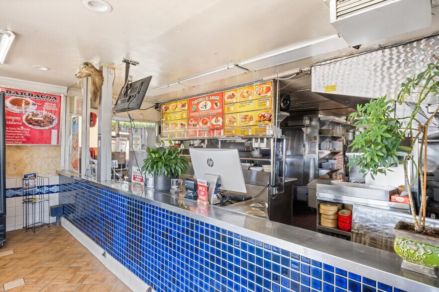 More Photos Of 1936 W 17th St, Santa Ana Restaurant For Sale