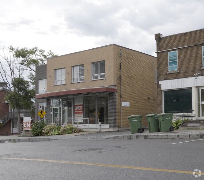 More Photos Of 15700 Boul Gouin O, Montréal Office For Sale