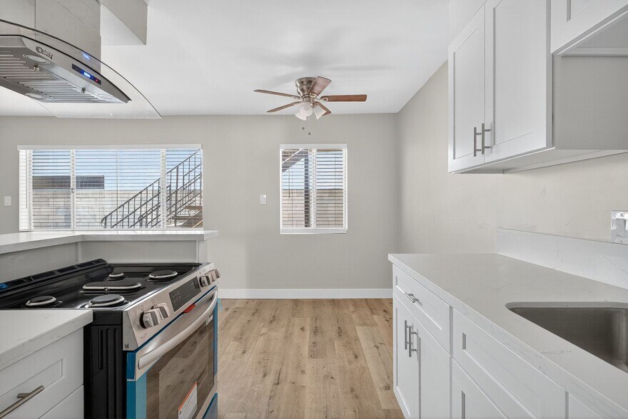 More Photos Of 1036 Saint Louis Ave, Long Beach Apartments For Sale