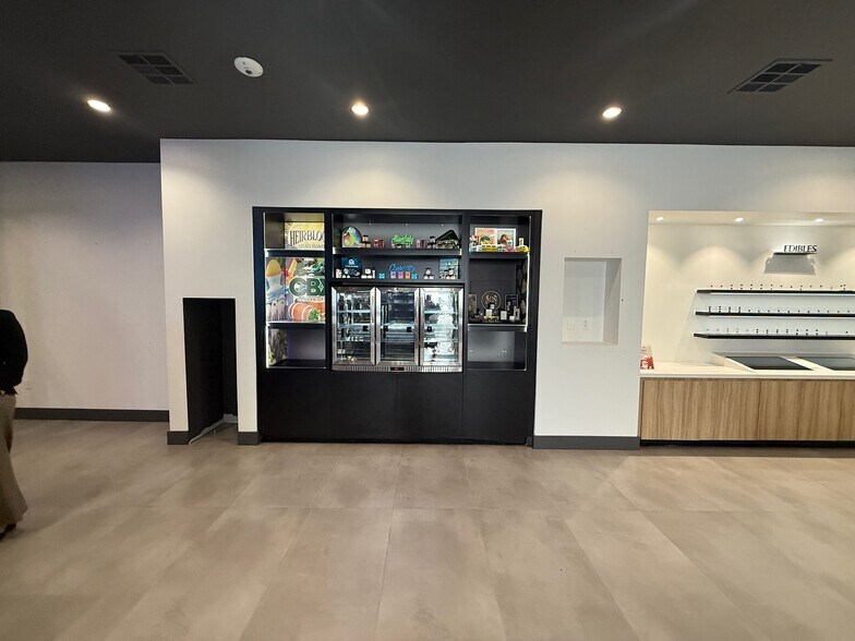 More Photos Of 2301 Newport Blvd, Costa Mesa Medical For Sale