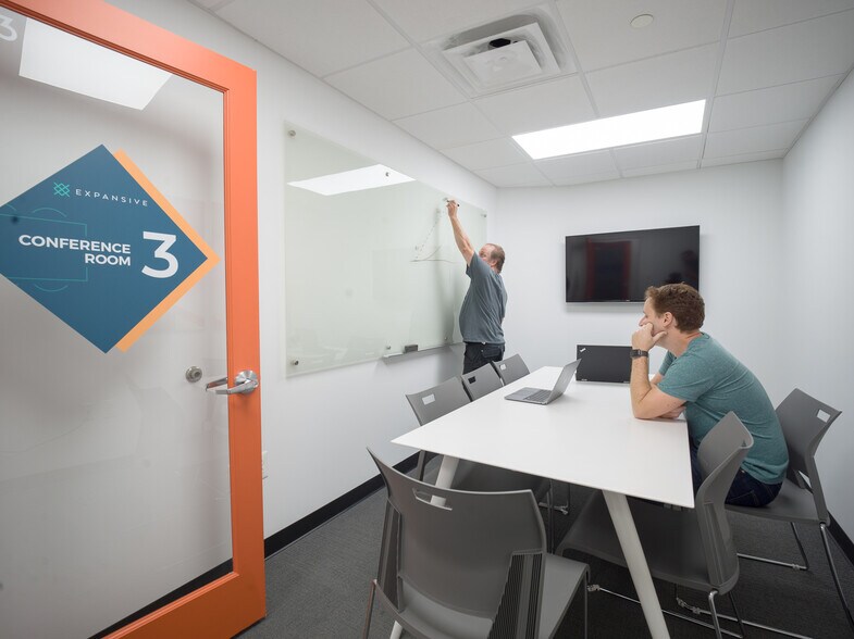 More Photos Of 950 N Washington St, Alexandria Coworking Space