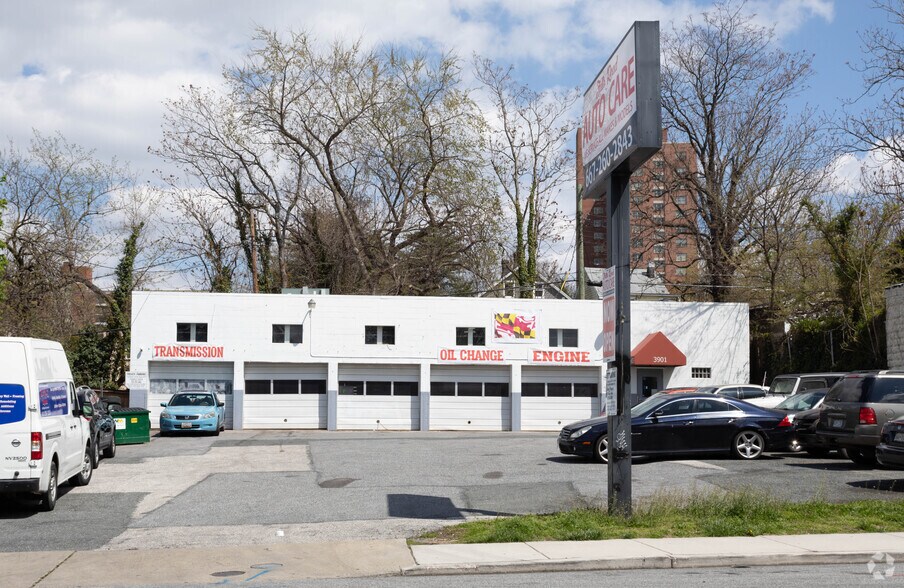 More Photos Of 3901 Falls Rd, Baltimore General Retail For Sale