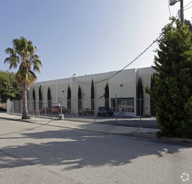 More Photos Of 9420 Telfair Ave, Sun Valley Warehouse For Lease
