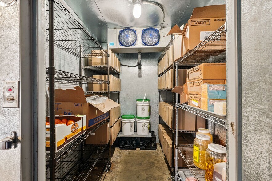 More Photos Of 213 W College Ave, Saint Maries Restaurant For Sale