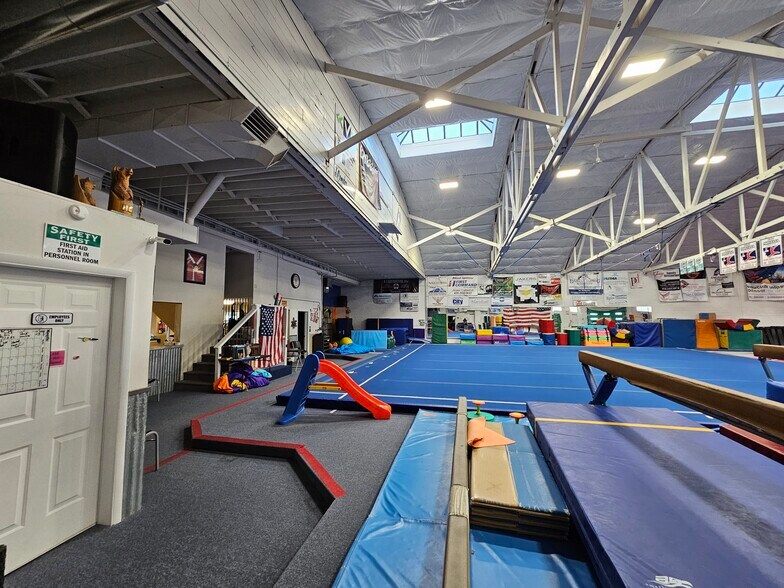 More Photos Of 815 N 1st Ave, Great Falls Auto Dealership For Lease