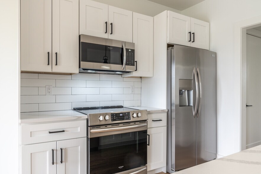 More Photos Of 85 E Sharpnack St, Philadelphia Apartments For Sale