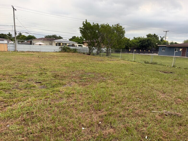 More Photos Of 291 W 49th St, Hialeah Land For Lease