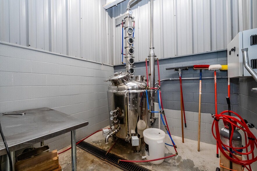 More Photos Of 641 S Crystal Ave, Benton Harbor Winery Vineyard For Sale