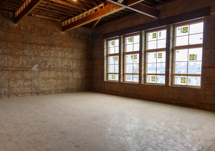 More Photos Of 601 Barton St E, Hamilton Schools For Sale
