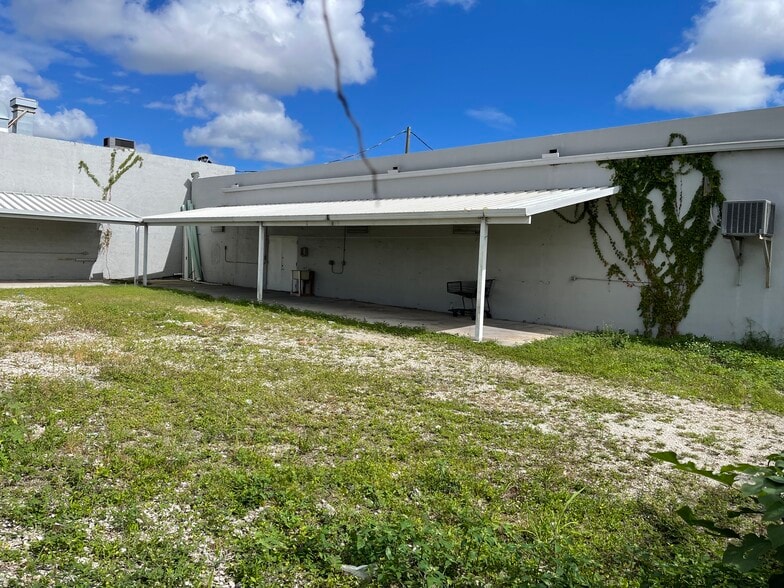 More Photos Of 5731 SW 23rd St, West Park Auto Repair For Lease