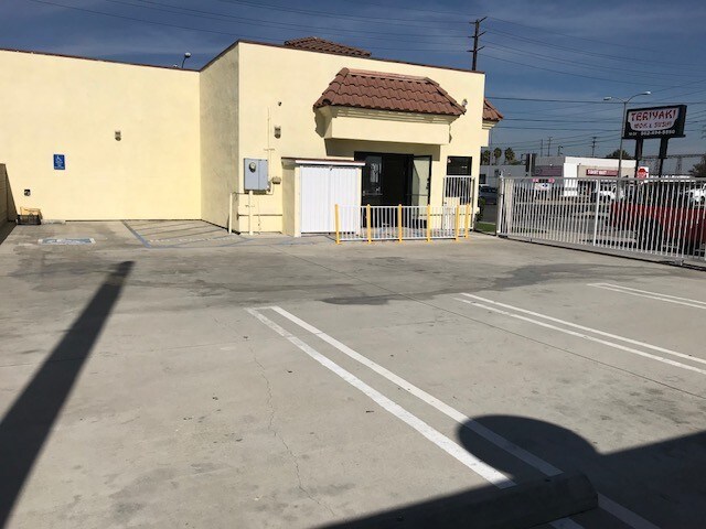 More Photos Of 13250 Rosecrans Ave, Norwalk Storefront For Lease