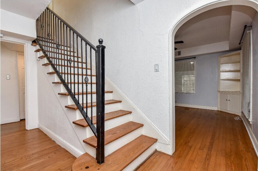 More Photos Of 4916 Old Spanish Trl, Houston Flex For Lease