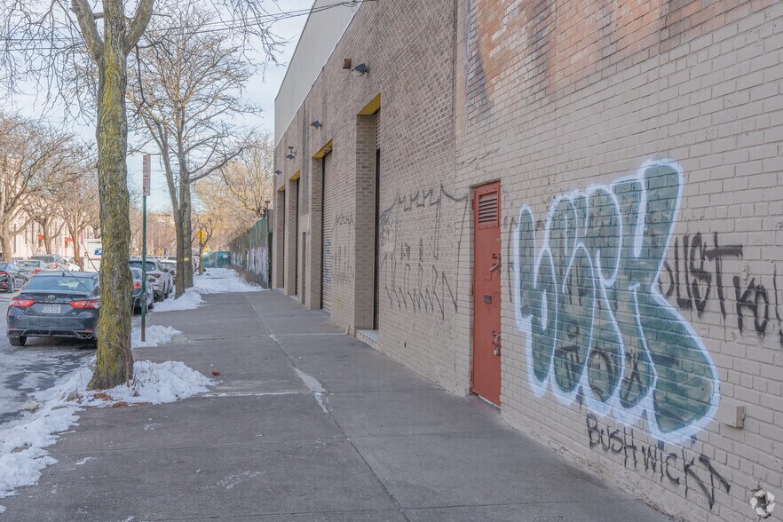 More Photos Of 200 Seigel St, Brooklyn Industrial For Sale