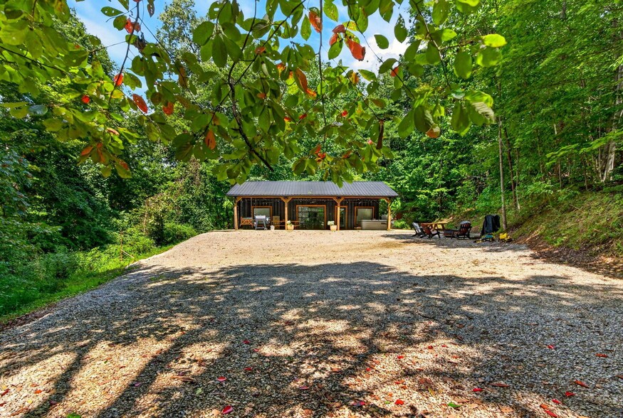 More Photos Of 21360 State Route 327, Laurelville Specialty For Sale