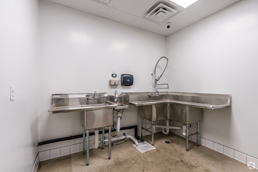 More Photos Of 1501 N C St, Sacramento Warehouse For Lease