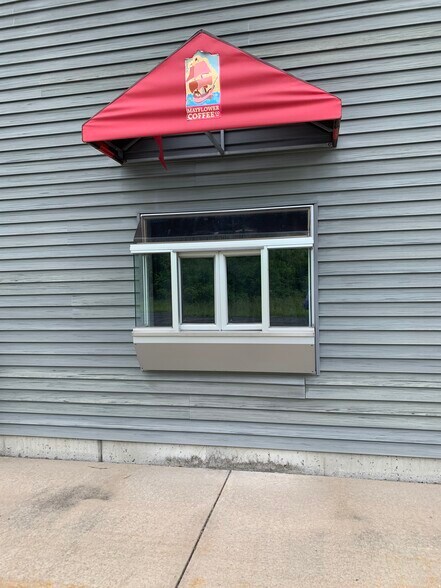 More Photos Of 730 Lenox Ave, Oneida Storefront Retail Office For Sale