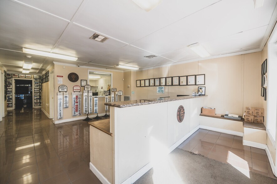 More Photos Of 3223 25th St, Metairie Loft Creative Space For Sale