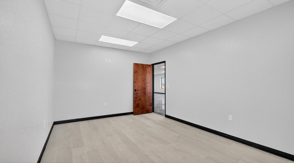 More Photos Of 16511 W Basin St, Odessa Industrial For Lease