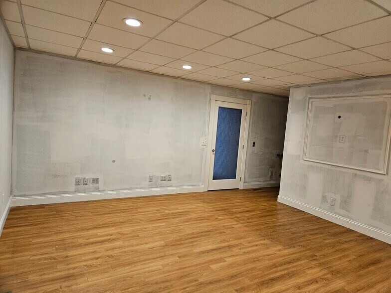 More Photos Of 5820 Gratiot Rd, Saginaw Office For Sale