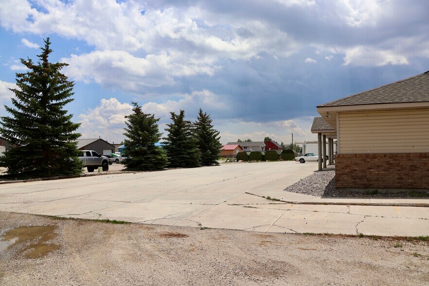 More Photos Of 120 Cole Ave, Pinedale Office For Sale