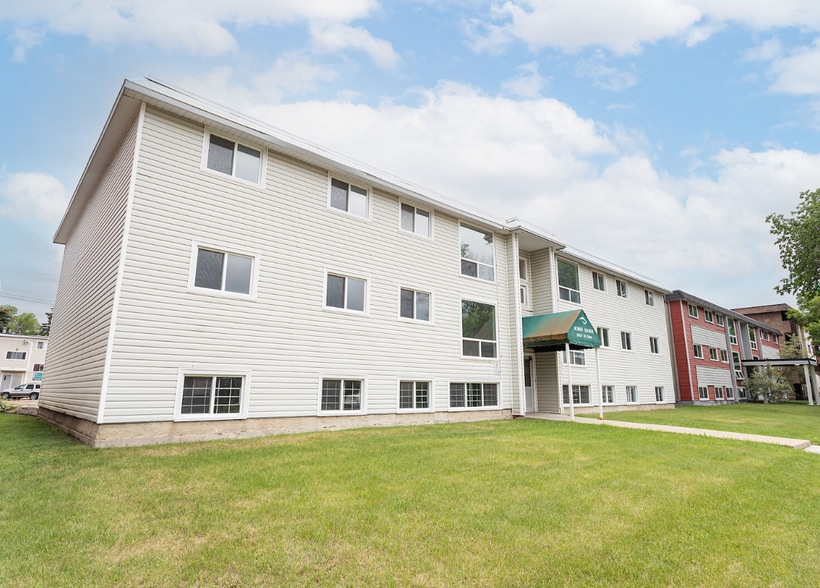 More Photos Of 10629 114th St NW, Edmonton Apartments For Sale