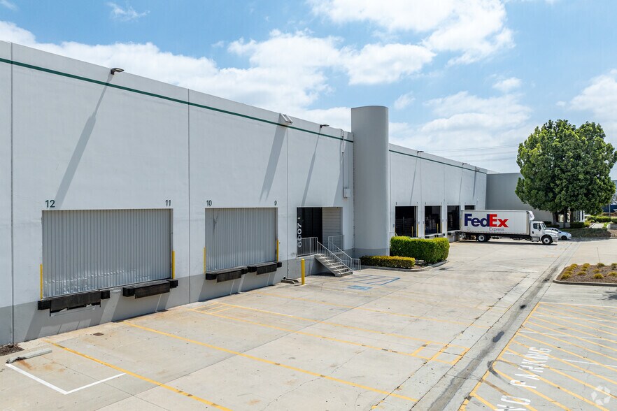 More Photos Of 6001-6049 Slauson Ave, Commerce Warehouse For Lease