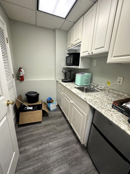 More Photos Of 5627 Allentown Rd, Suitland Office For Sale