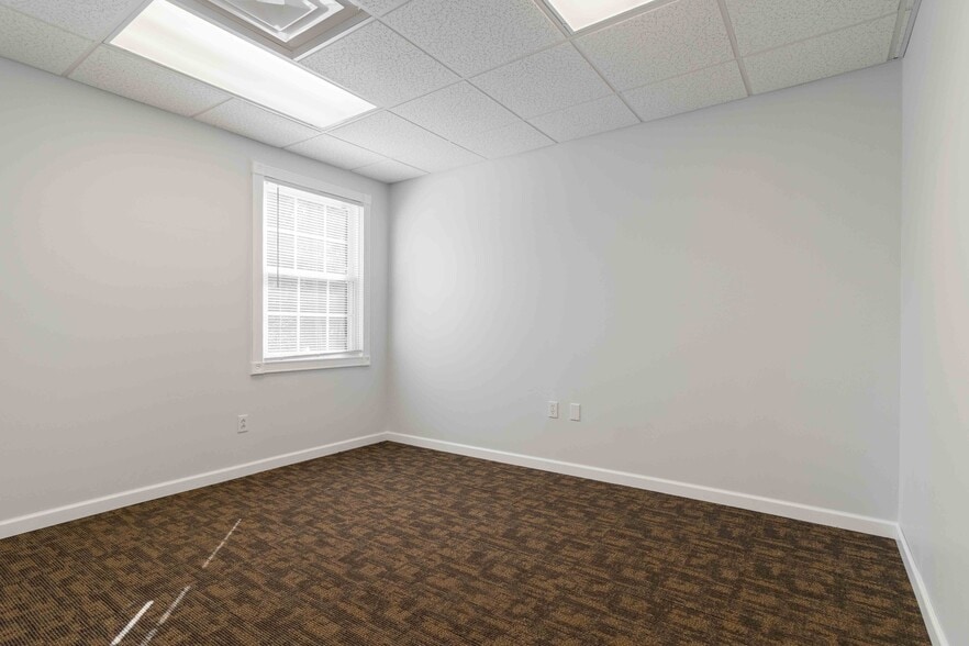 More Photos Of 118 Stockbridge Rd, Jonesboro Medical For Sale