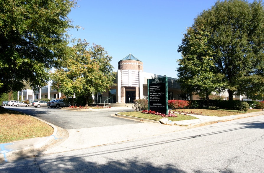 More Photos Of 690 Miami Cir NE, Atlanta Storefront For Lease